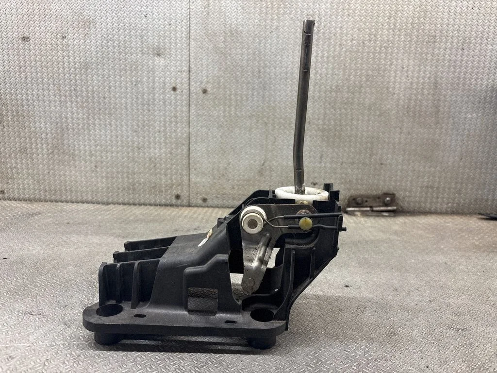Gear selector mechanism 9675375080