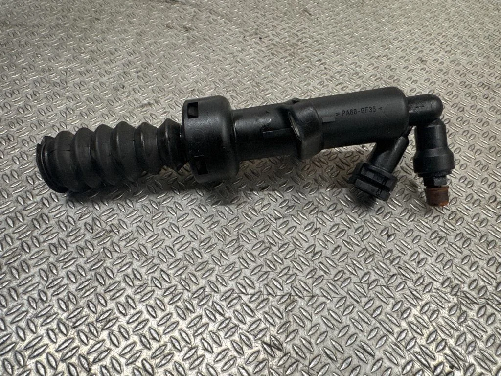 Clutch slave cylinder 9684276480