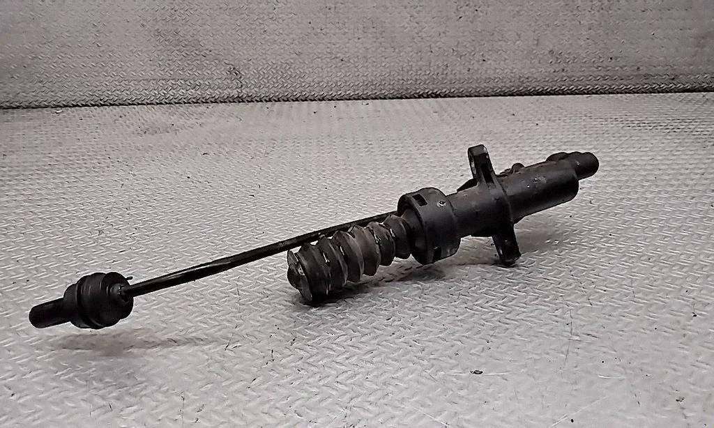 Clutch slave cylinder