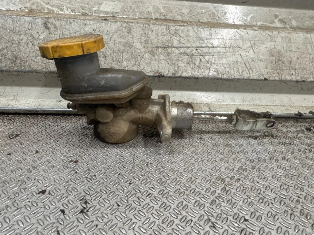 Clutch master cylinder