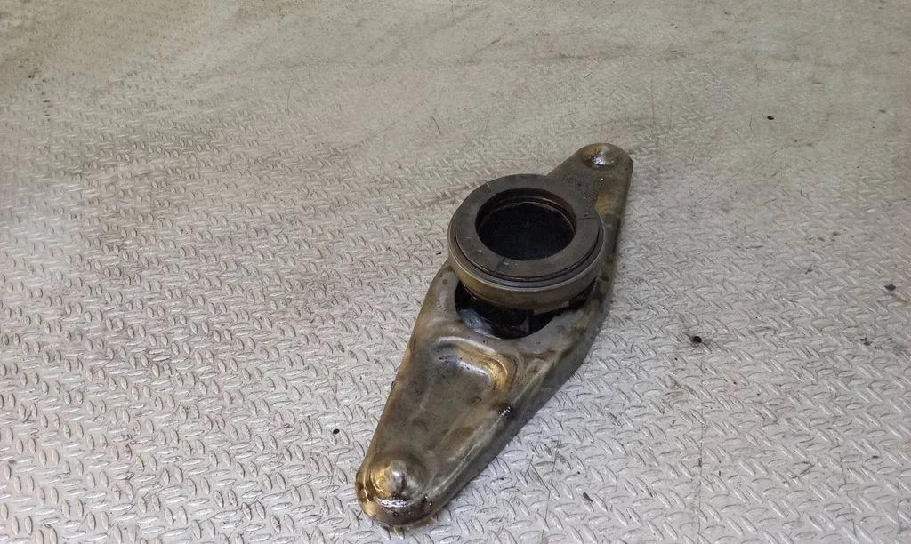 Siduri survelaager koos hoovaga – BMW 5-seeria E60 E61 (2004-2010)