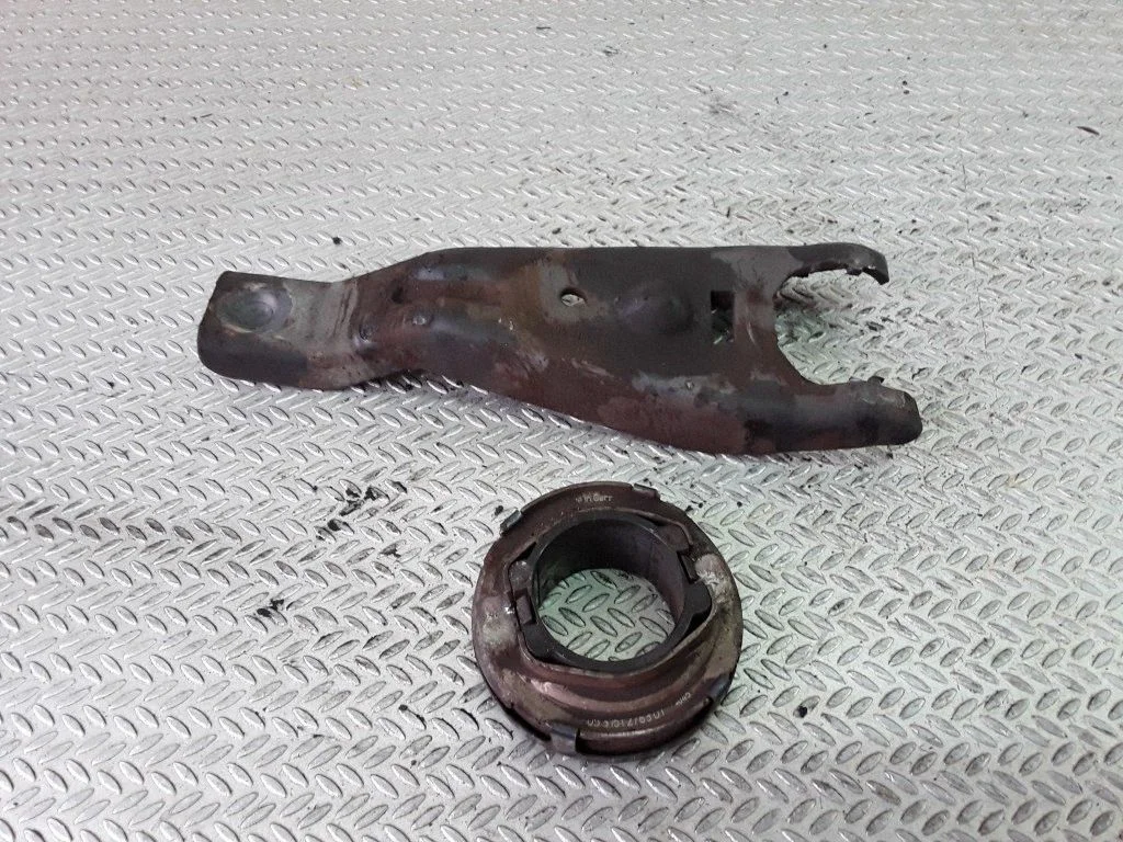Siduri survelaager koos hoovaga – Mazda 5 (2005-2010)