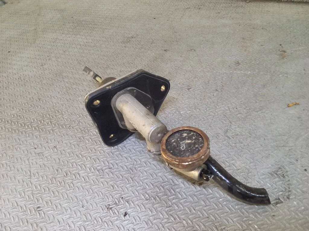 Clutch master cylinder