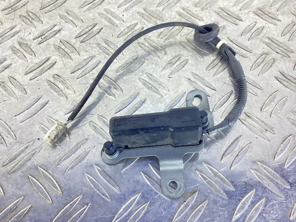 Tire pressure control unit – Lexus RC (2014-)