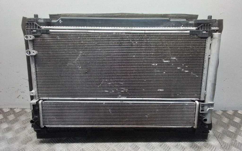Chłodnice – komplet – Lexus IS III XE30 (2013-2020)