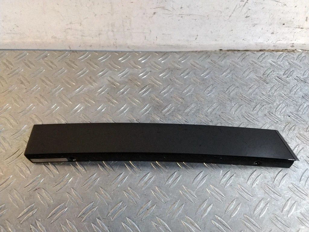 Rear door glass trim molding A1646700887 – Mercedes-Benz GLK-Class (X204) (2008-2016)