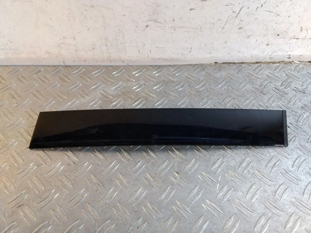 Rear door glass trim molding A1646700787 – Mercedes-Benz GLK-Class (X204) (2008-2016)