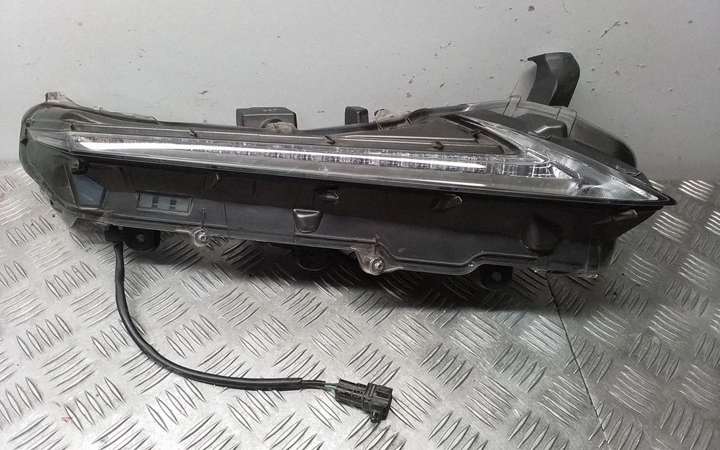 LED-päevatuli – Lexus NX (2014-2021)