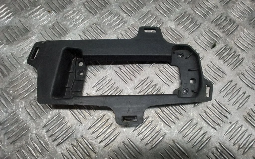 Udutule kinnitusklamber – Mercedes-Benz GLK-klass (X204) (2008-2016)