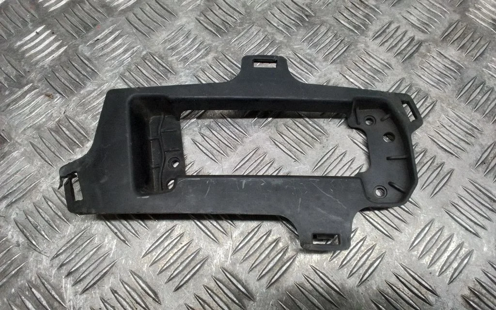 Udutule kinnitusklamber – Mercedes-Benz GLK-klass (X204) (2008-2016)