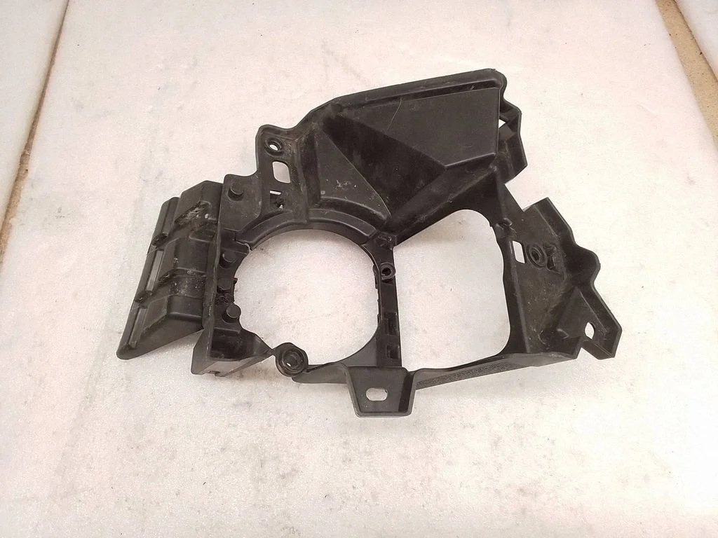 Udutule kinnitusklamber – Lexus RX 450H (2016-)