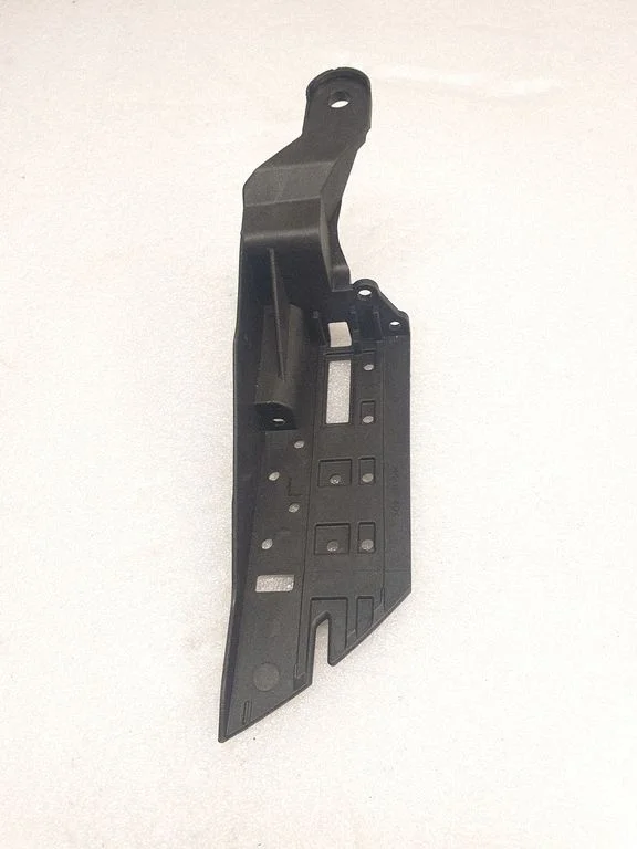 Udutule kinnitusklamber – Toyota Avensis T270 (2009-2012)