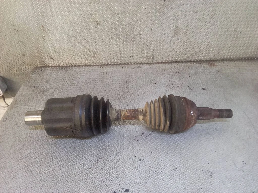 Front driveshaft – left