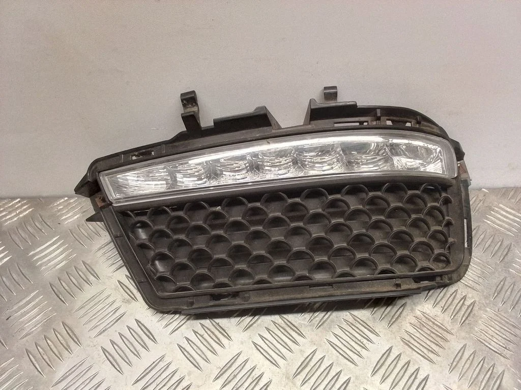 LED-päevatuli – Mercedes-Benz S-klass W221 (2005-2013)