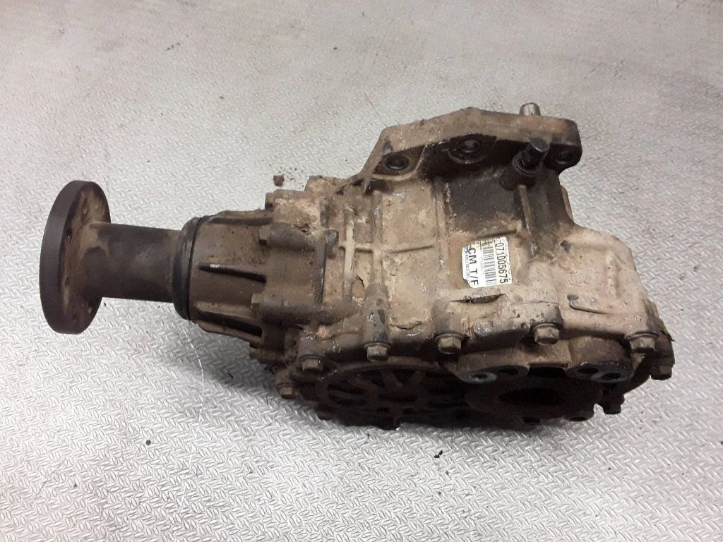 Gearbox transfer box case 071005675