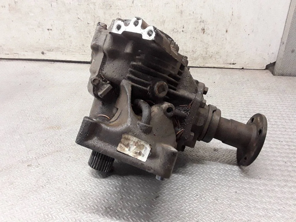 Gearbox transfer box case 8H513