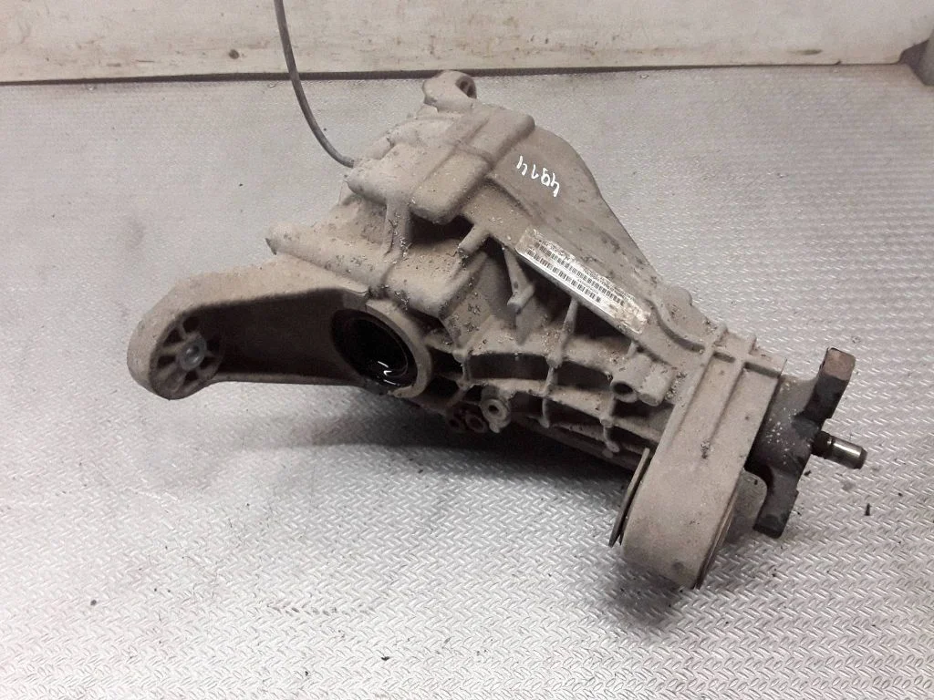 Tagumine reduktor (diferentsiaal) A1643500414