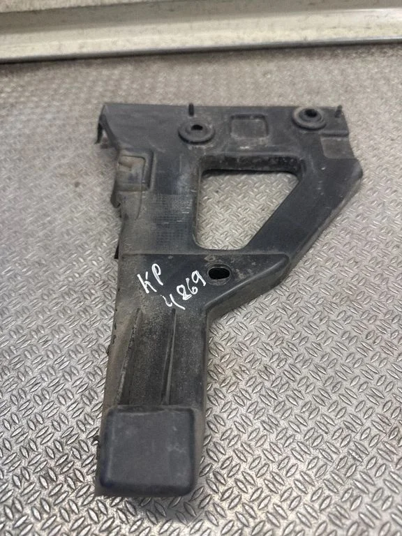 Front bumper mounting bracket 13672