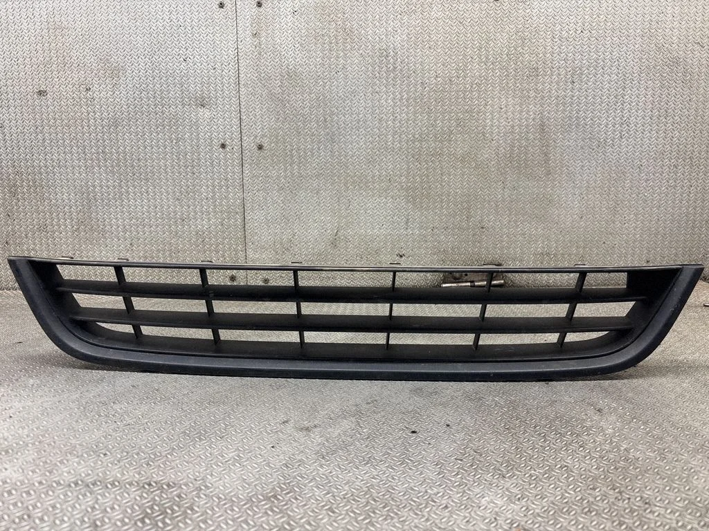 Front bumper lower grill 3C8853677