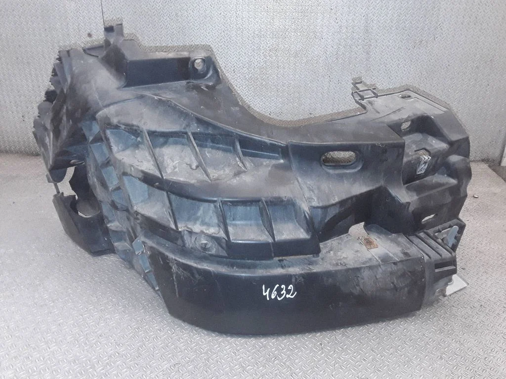 Front bumper mounting bracket 620340102R