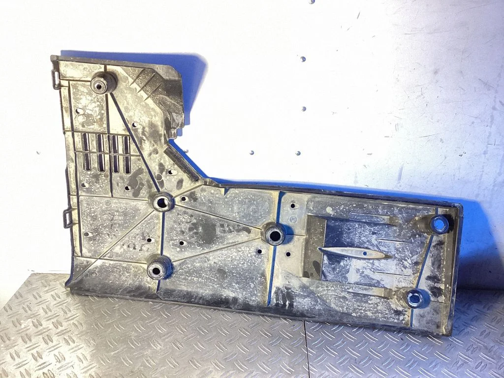 Külgmine põhjakaitse – Lexus IS III XE30 (2013-2020)