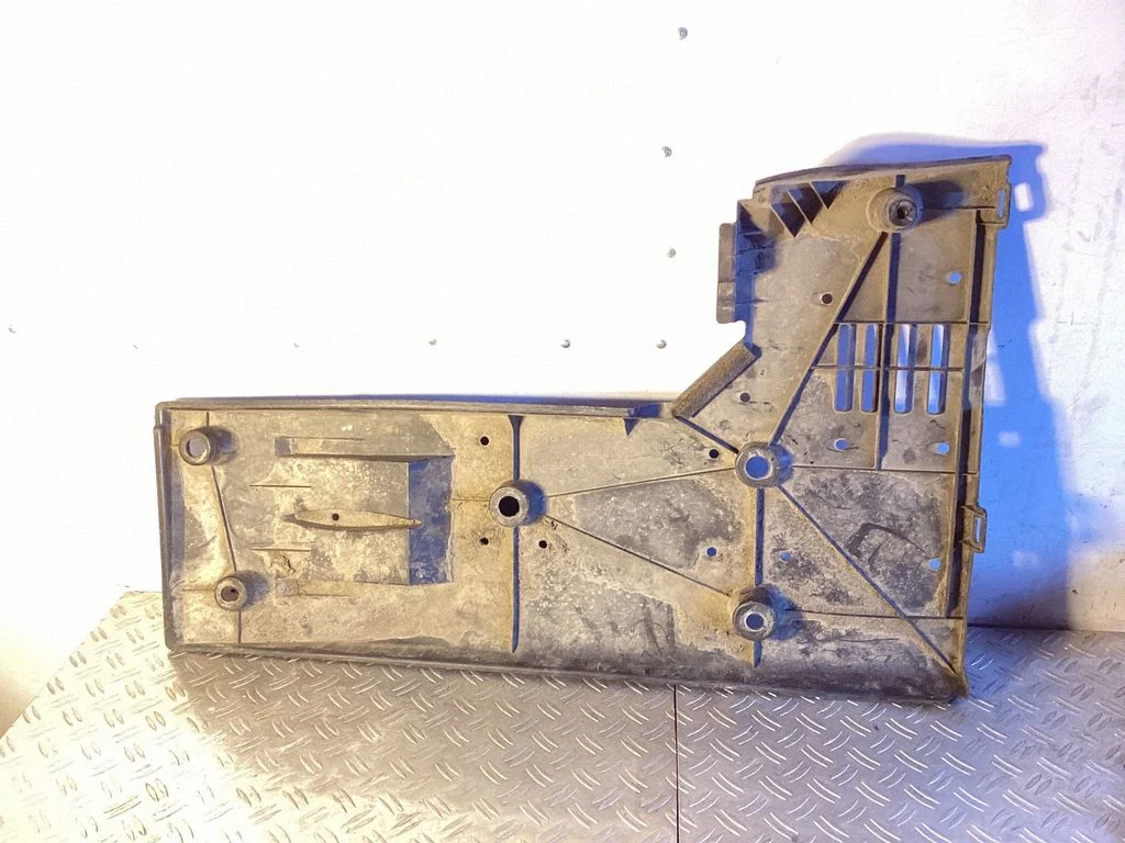 Külgmine põhjakaitse – Lexus IS III XE30 (2013-2020)