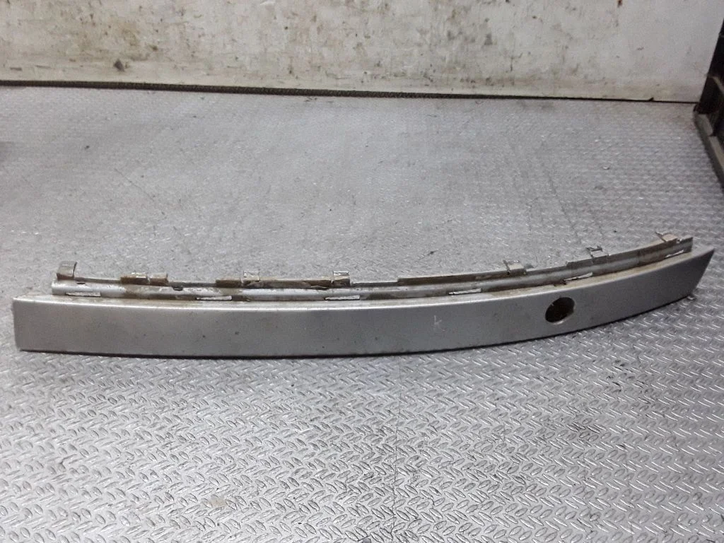 Front bumper splitter molding – Audi A8 S8 D3 4E (2002-2009)