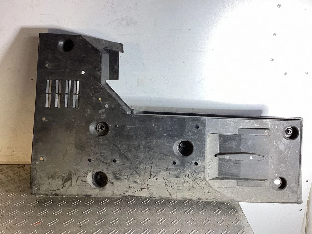 Külgmine põhjakaitse – Lexus GS 250 350 300H 450H (2013-)