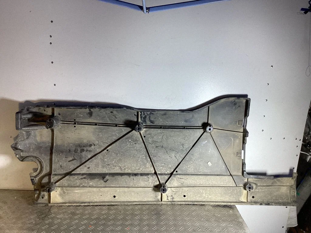 Külgmine põhjakaitse – Volkswagen Tiguan Allspace (2017-)