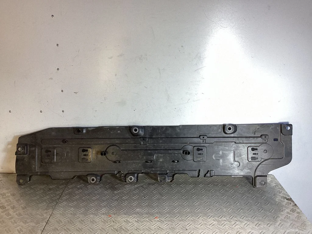 Külgmine põhjakaitse – Volvo S90, V90 (2016-)