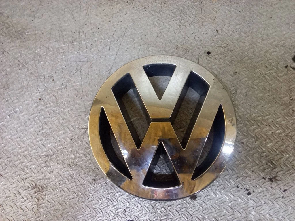 Manufacturer badge logo/emblem 7L6853601A
