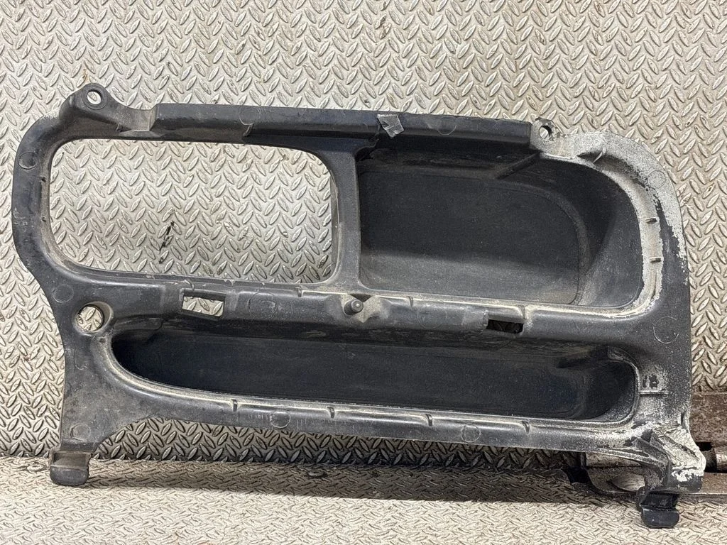 Front fog light trim/grill 3314P020