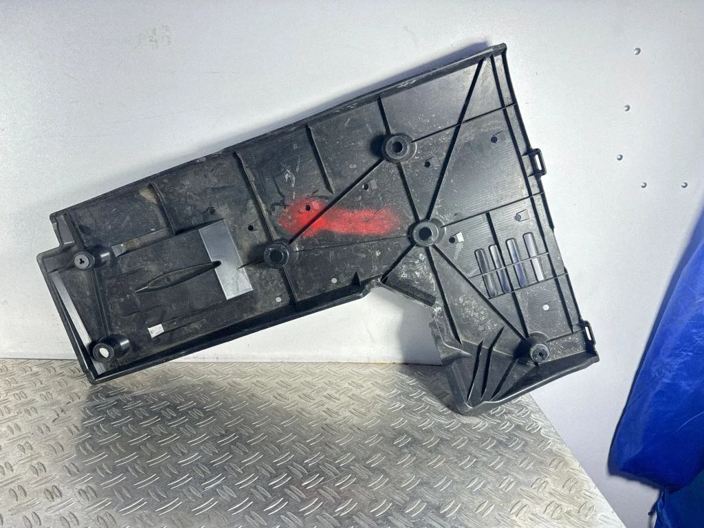 Külgmine põhjakaitse – Lexus RC (2014-)
