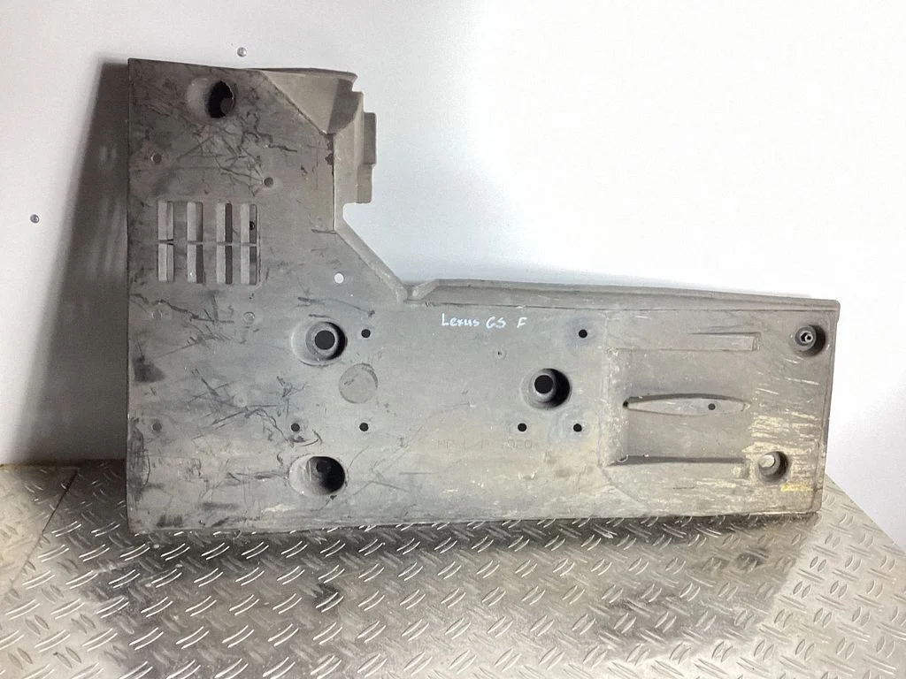 Külgmine põhjakaitse – Lexus GS 250 350 300H 450H (2013-)