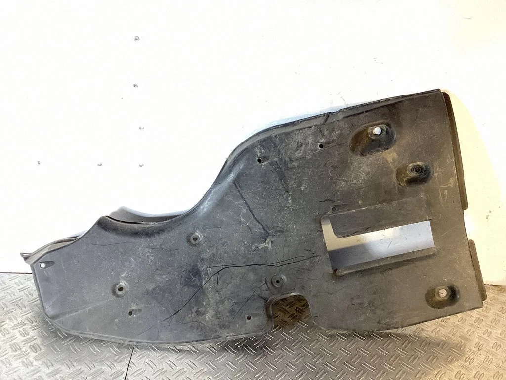 Külgmine põhjakaitse – Lexus IS III XE30 (2013-2020)