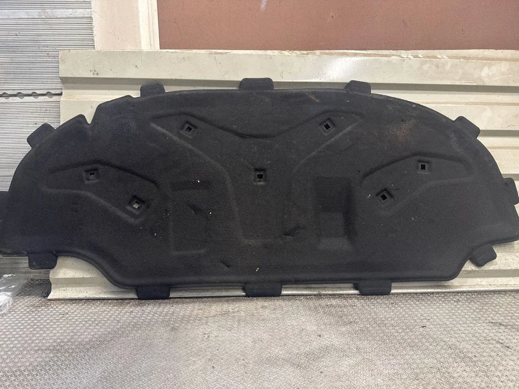 Mootorikapoti heli-/soojusisolatsioon – Audi A3 S3 8P (2003-2012)