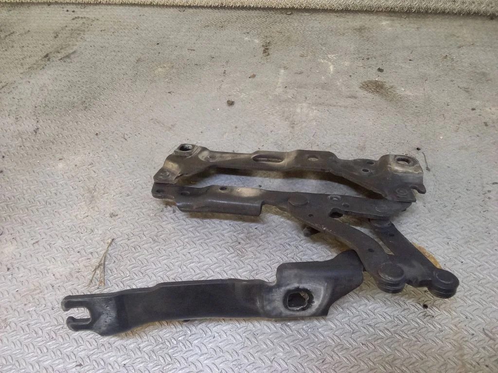 Engine bonnet/hood hinges 718419009