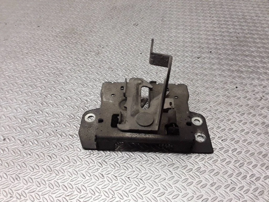 Engine bonnet/hood lock/catch