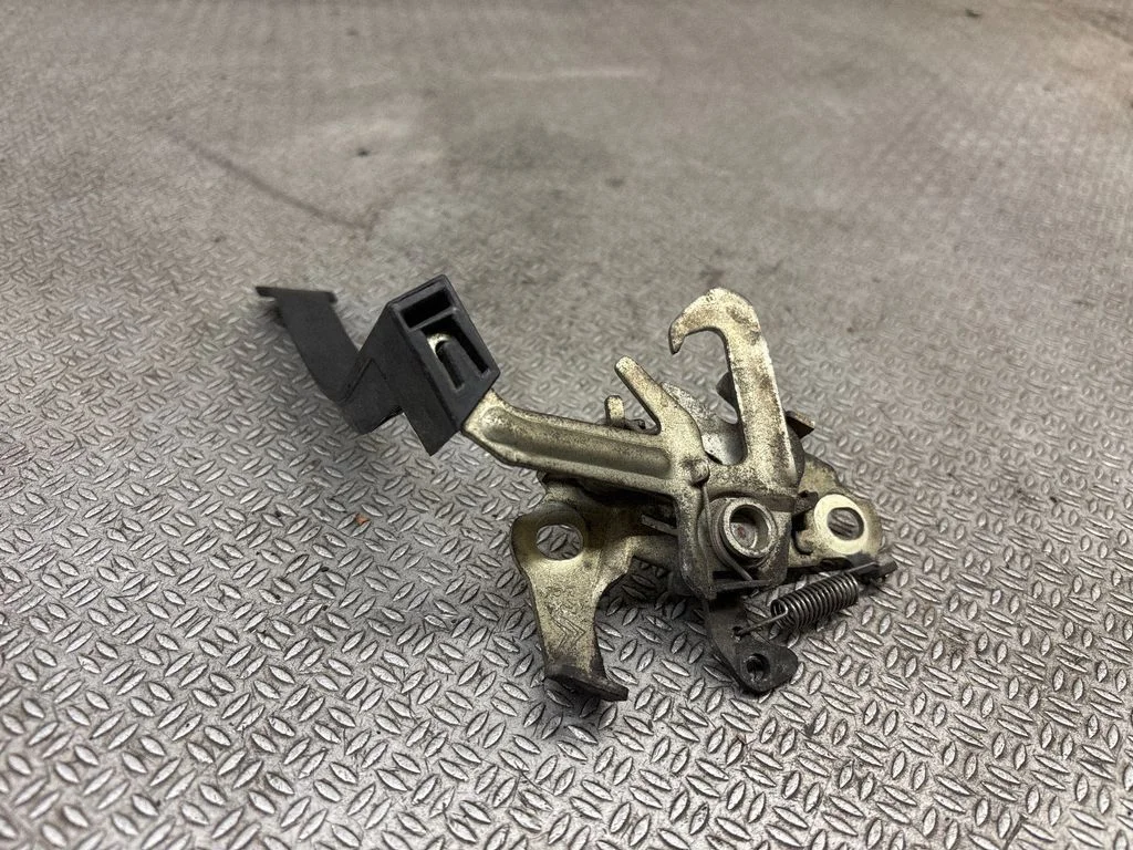 Engine bonnet/hood lock/catch 9671599380