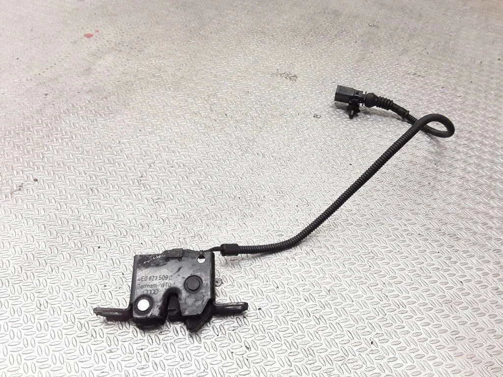 Engine bonnet/hood lock/catch 4E0823509C
