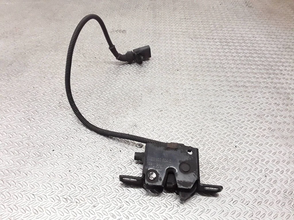 Engine bonnet/hood lock/catch 4E0823509C