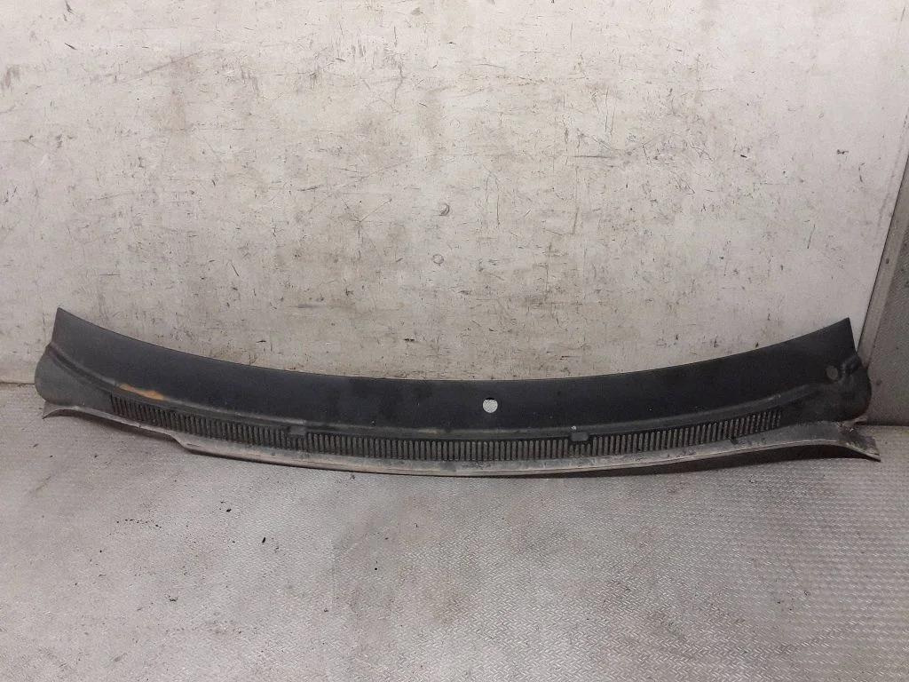 Wiper trim 7H1819403A