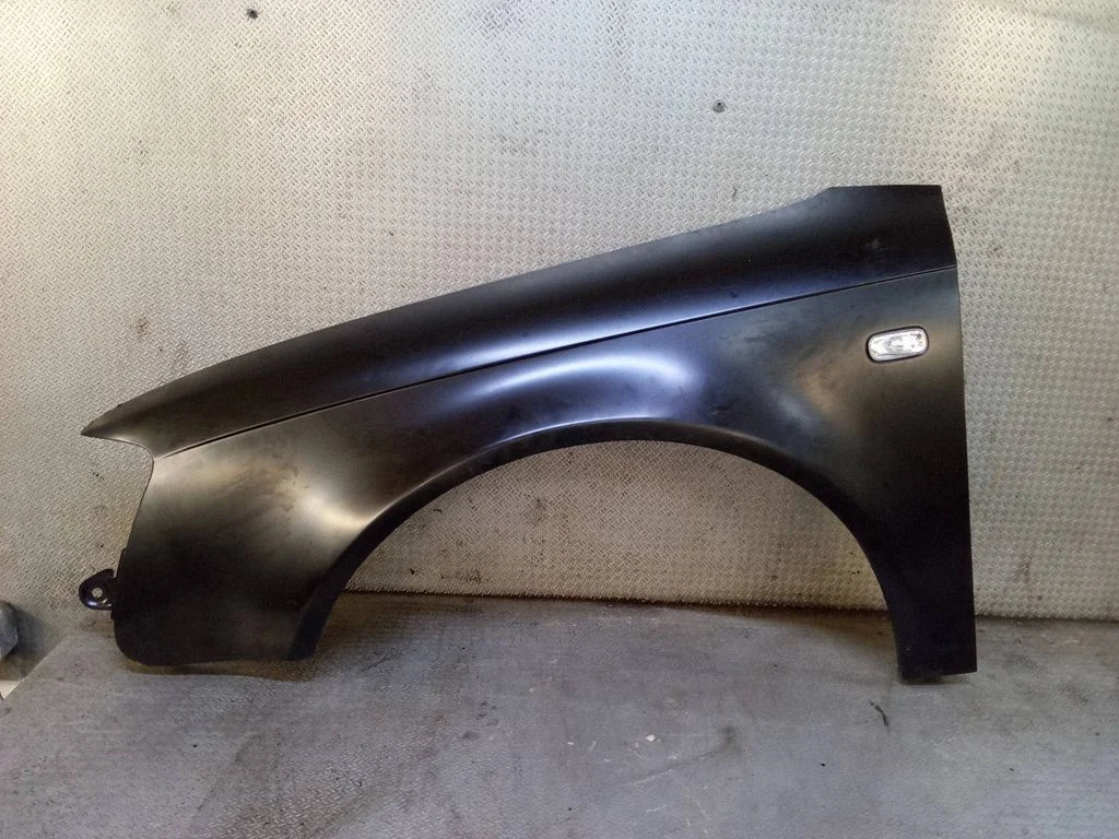 Fender – left