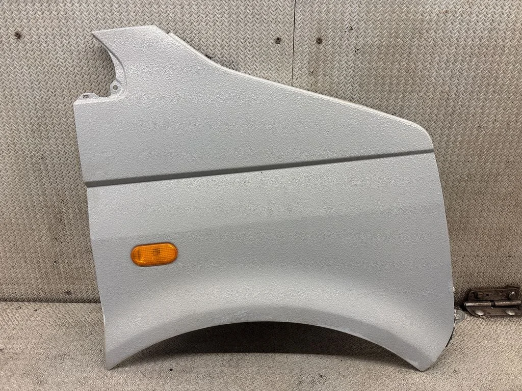 Fender – front right