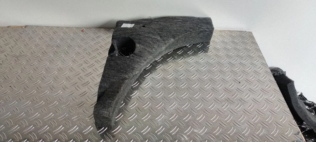 Mootoriruumi vaheseina heliisolatsioon – Porsche 911 991 (2011-2019)