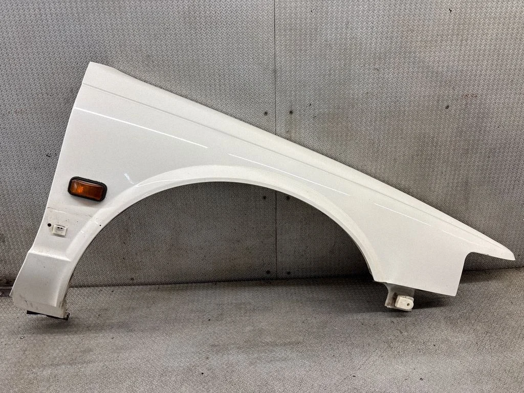 Fender – front right
