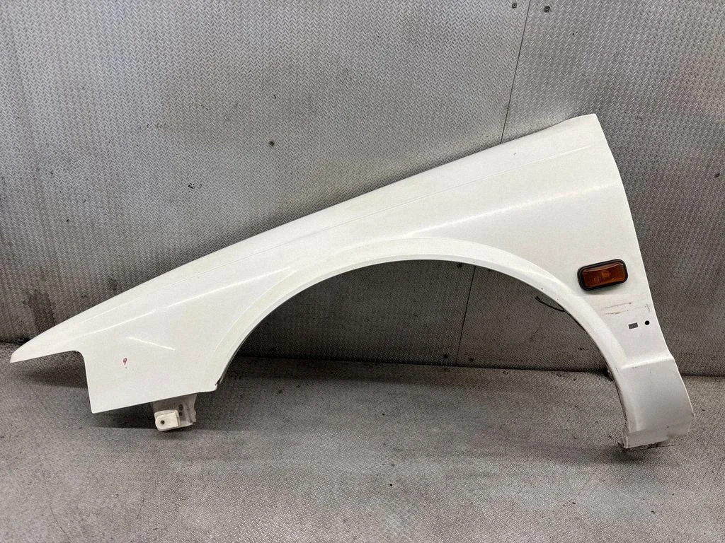Fender – front left