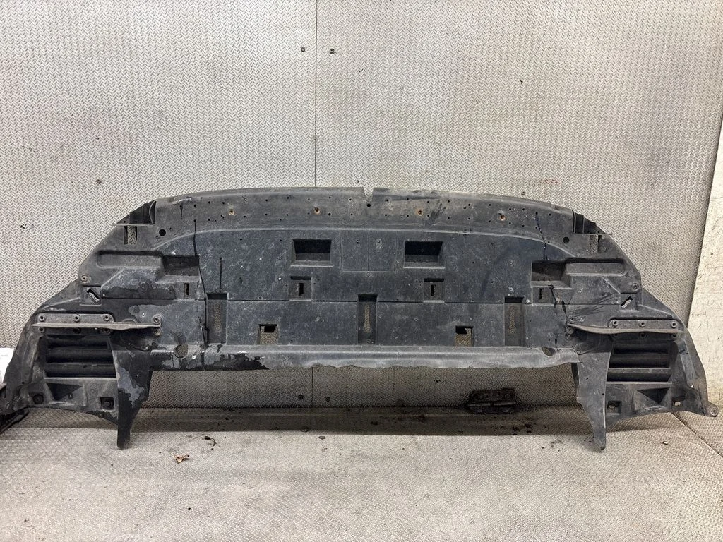 Front bumper skid plate/under tray 9682864880