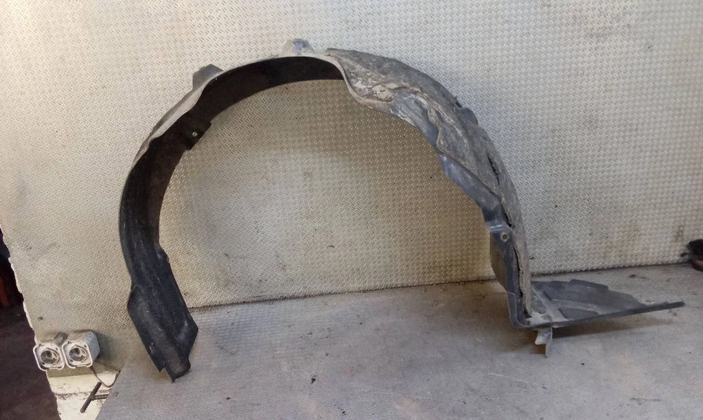 Front wheel arch liner splash guards 868153Z000