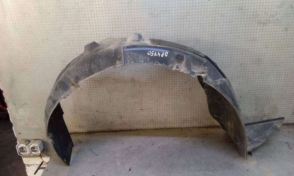 Front wheel arch liner splash guards 868163Z000